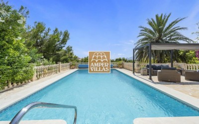 Spacieuse villa à vendre avec de belles vues et magnifique jardin à Altea Costa Blanca